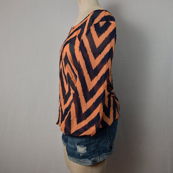 Moa Moa 3/4 Sleeve Zig Zag Pattern Blouse Size L - Picture 2 of 8